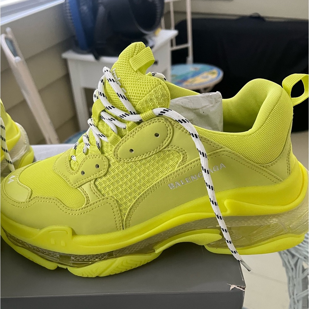 Men’s Balenciaga Triple S sneakers BRAND NEW IN BOX - Picture 2 of 6